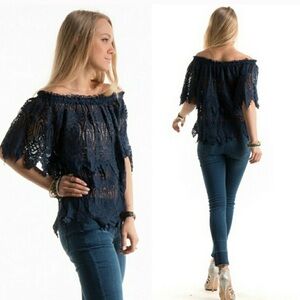 🤩CLEARANCE🤩Lace off the shoulder top